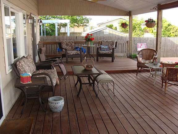 Covered deck w/ fans