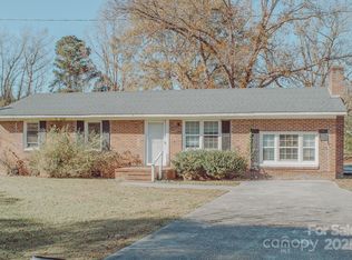 2454 Jonesville Rd, Fairmont, NC 28340