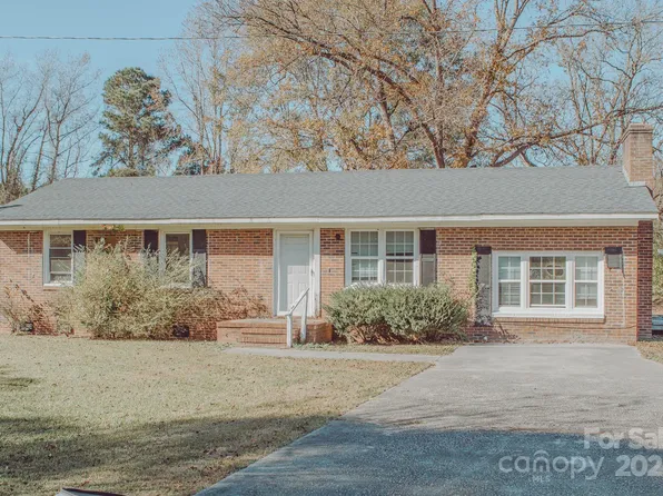 2454 Jonesville Rd, Fairmont, NC 28340