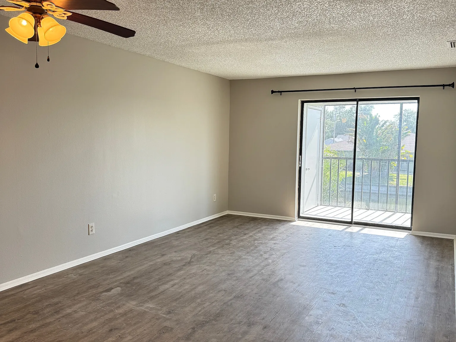 619 SE 13th Ave - C-5 — Photo 1