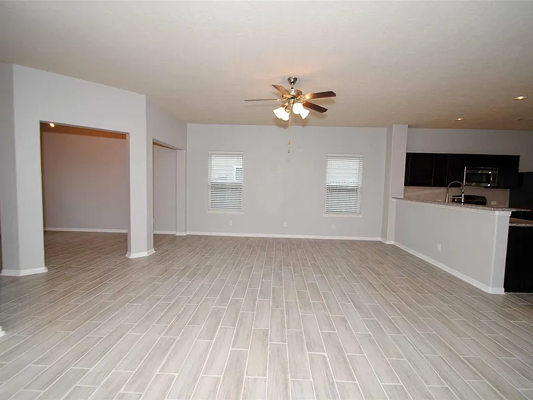 7019 Hazelnut Ln — Photo 11