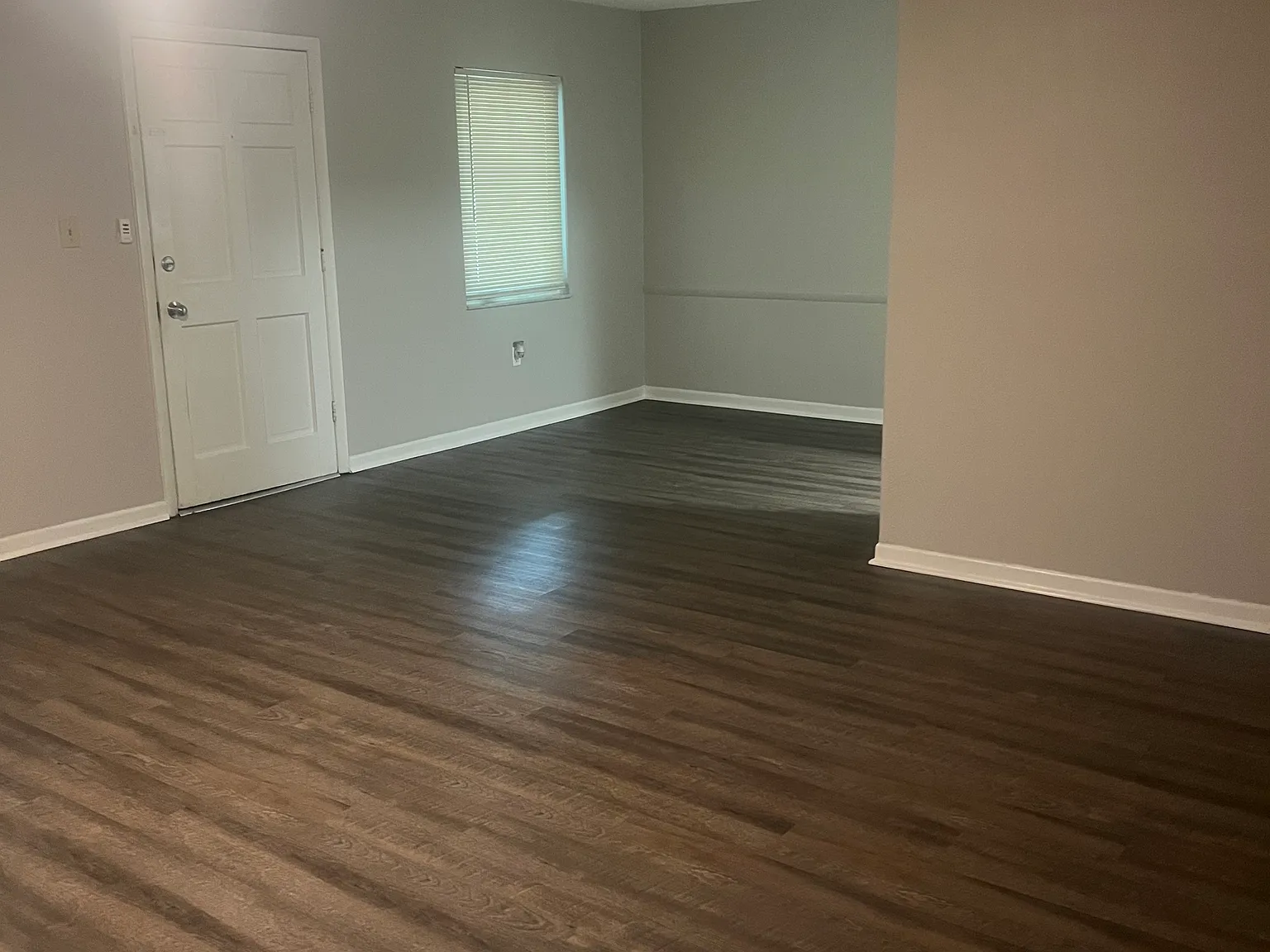 2 bed, 1069 sqft, $1,700 — Photo 2