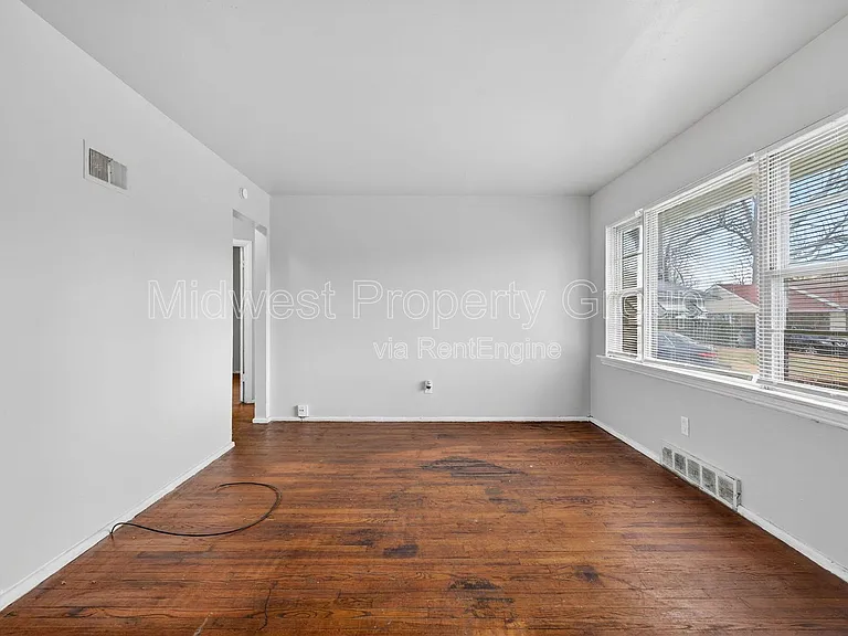 5900 Sheriton Dr — Photo 3