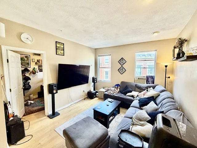 157 Salem St #5 — Photo 8