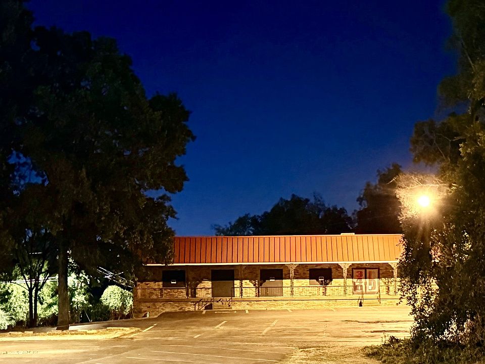 1st image of 340 W Trinity Ln