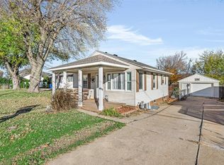2139 Rockford Rd SW, Cedar Rapids, IA 52404