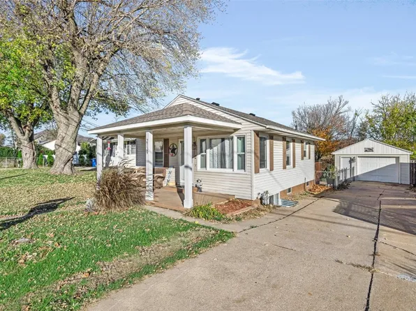 2139 Rockford Rd SW, Cedar Rapids, IA 52404