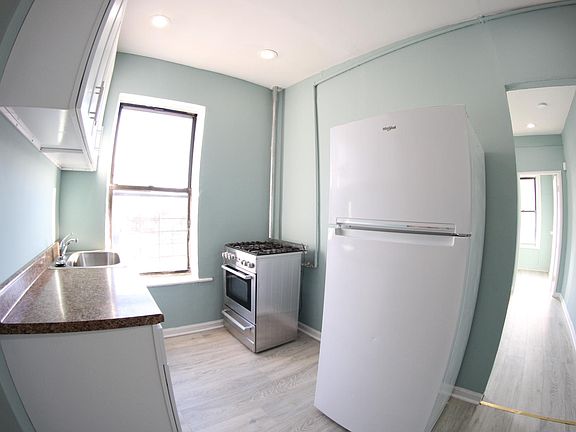 3rd image of 554 E 149th St #7-1