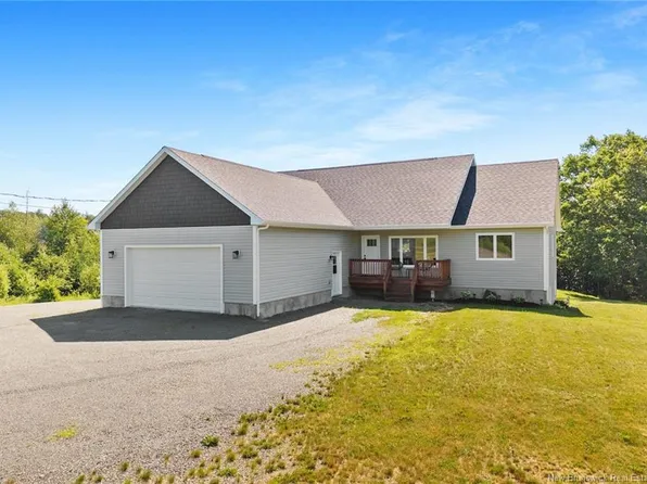 12 Acadia Ln, Douglas, NB E3G 0C3