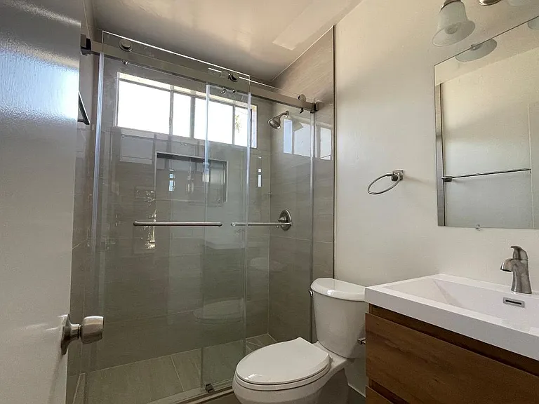 2412 W Grand Ave #BB — Photo 5