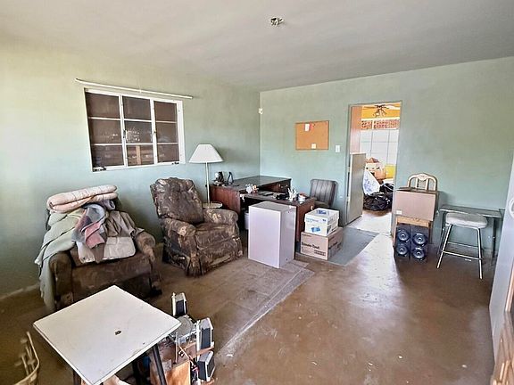 2nd image of 2001 W WHITTON Avenue