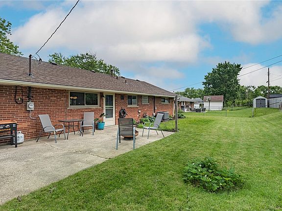 2nd image of 1572 Lanbury Dr