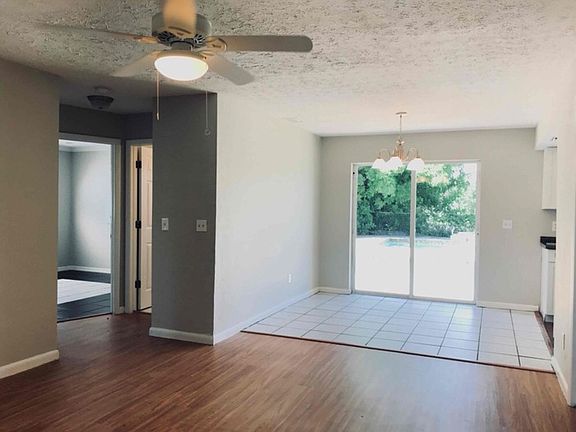 3rd image of 311 Lakeview Dr