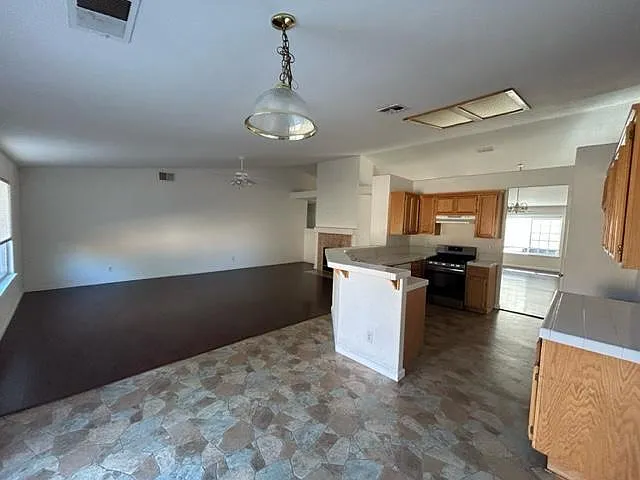366 Gurdas Ct — Photo 3