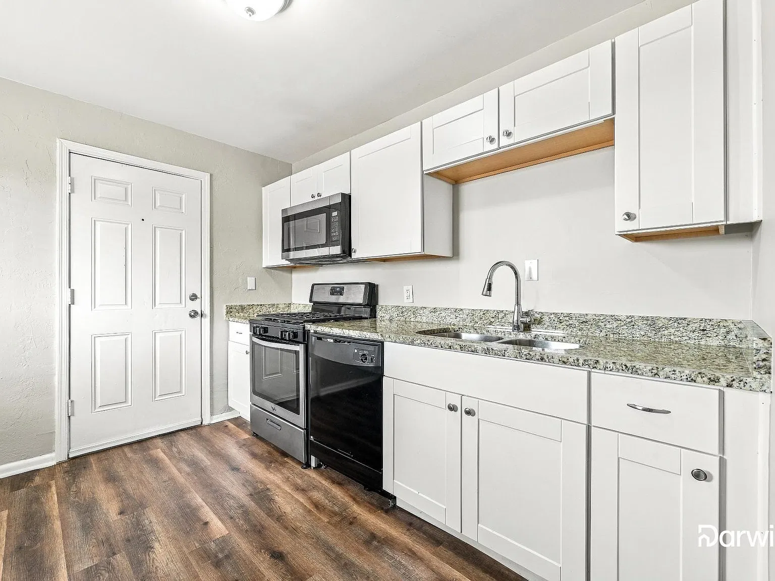 3 bed, 2.0 bath, 1195 sqft, $1,625 — Photo 4