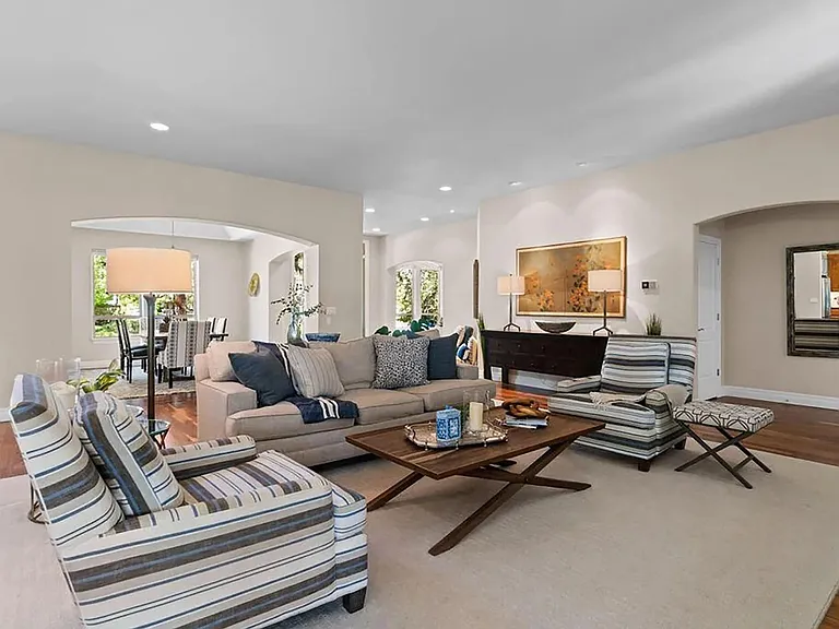 2939 NW Fairway Heights Dr — Photo 13