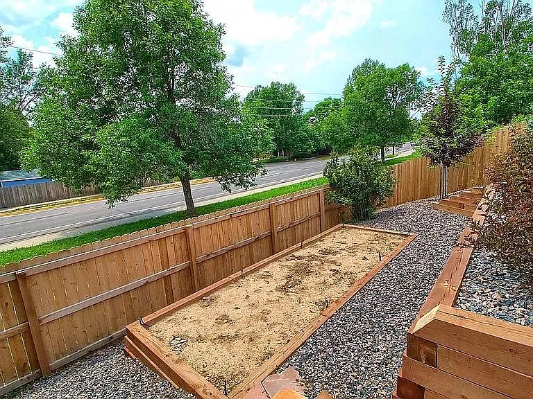 559 London Ave — Photo 19