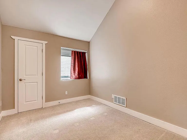 2429 N Clarkson St — Photo 15