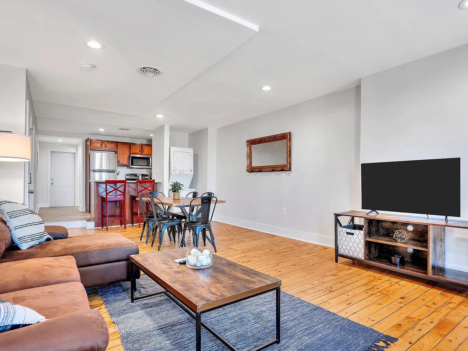 2 bed, 1000 sqft, $2,300 — Photo 4
