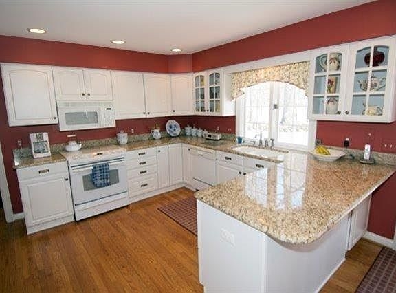 4th image of 722 Upland Hills Dr