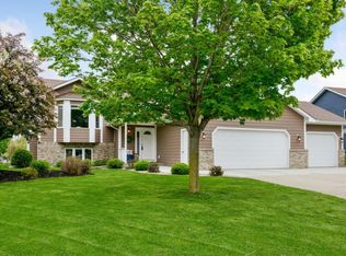 509 Lady Slipper Ave NE, New Prague, MN 56071