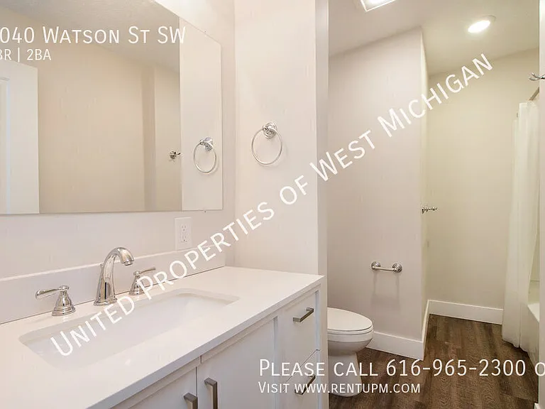 1040 Watson St SW — Photo 14
