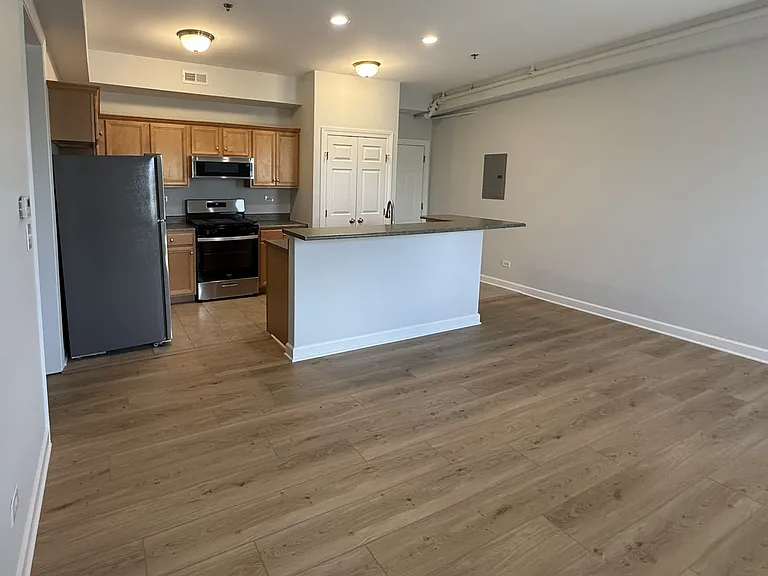 206 W Main St #3B — Photo 3