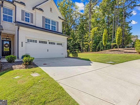 2nd image of 3905 Cavalier Way