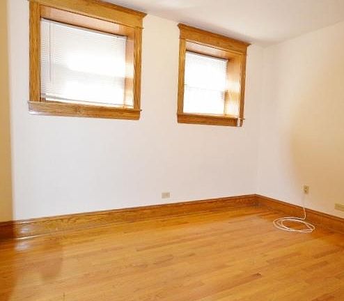 5th image of 1417 W Belle Plaine Ave #G