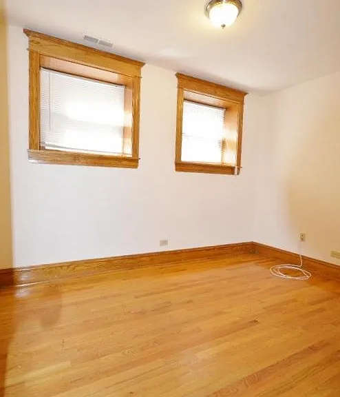 1417 W Belle Plaine Ave #G — Photo 5