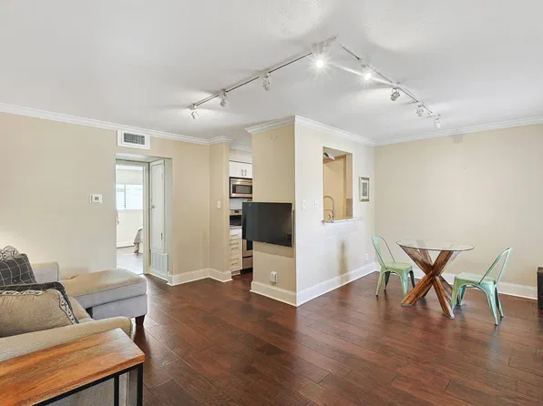 3402 Garrott St APT 15, Houston, TX 77006