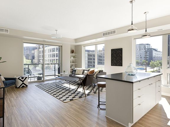 3rd image of 240 Chicago Ave APT 634