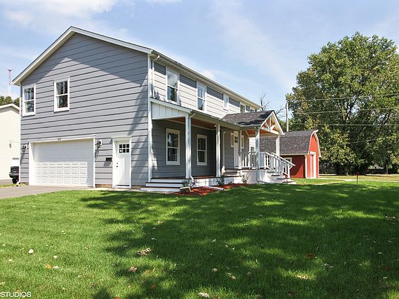 3rd image of 602 Blackhawk St