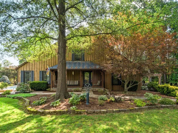 620 Walnut Hills Rd, Staunton, VA 24401