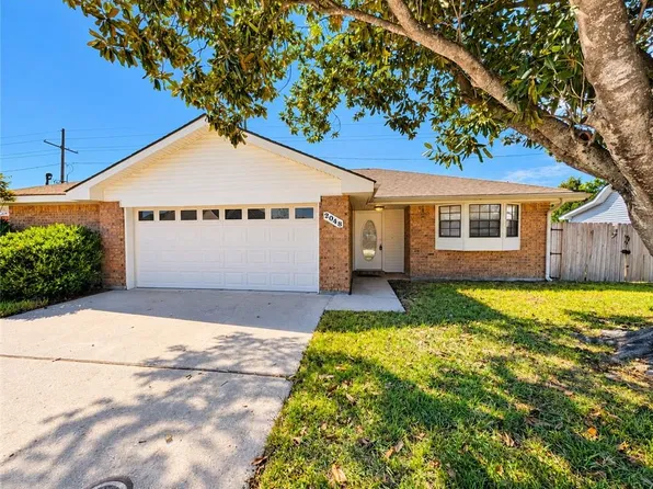 2048 Saulet Pl, Harvey, LA 70058