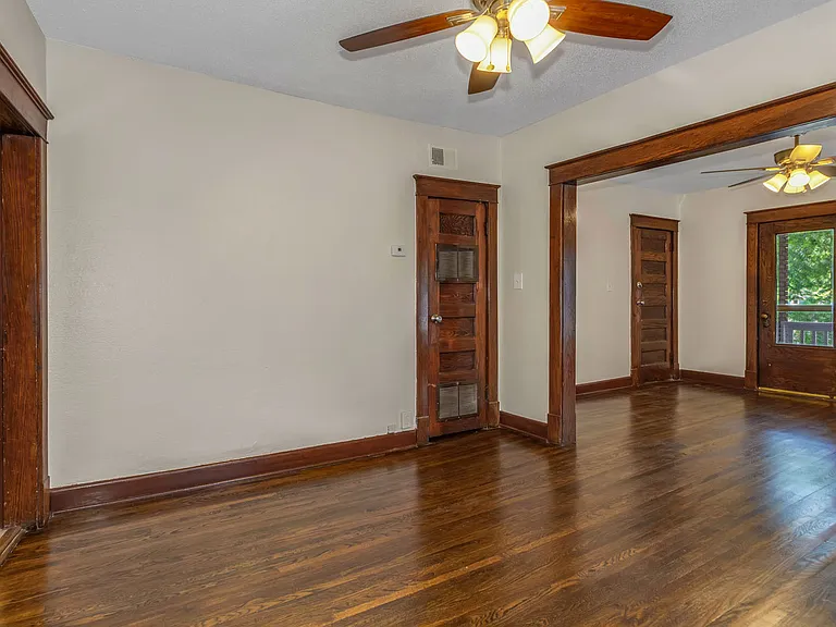 2708 & 2710 Holmes St — Photo 38