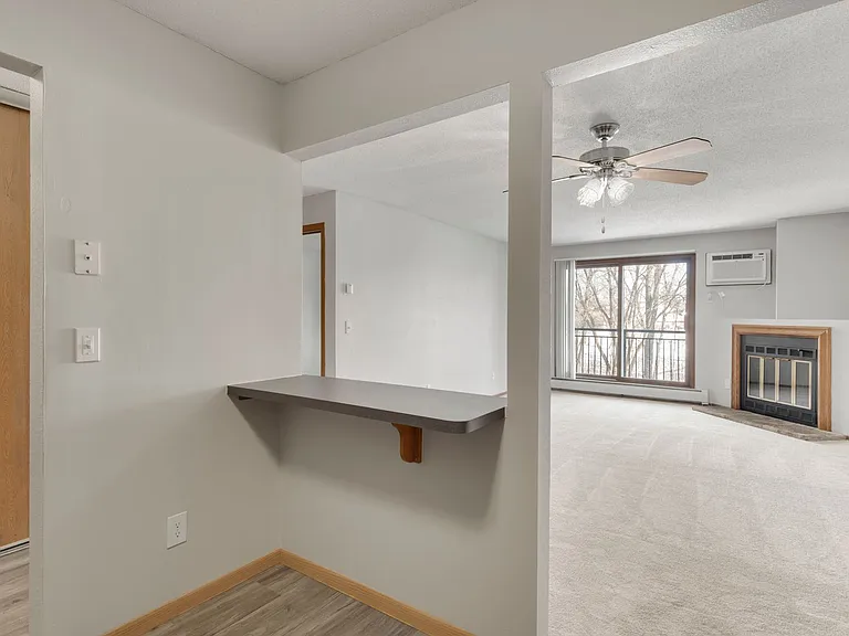 Summer Creek Apartments — Photo 12