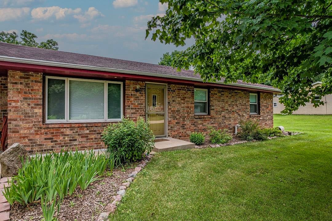 7415 Oak Dr, Stillman Valley, IL 61084 Zillow