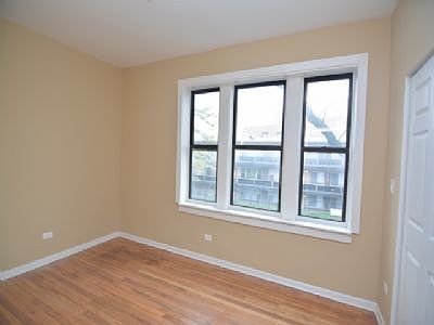4th image of 3738 W Lawrence Ave