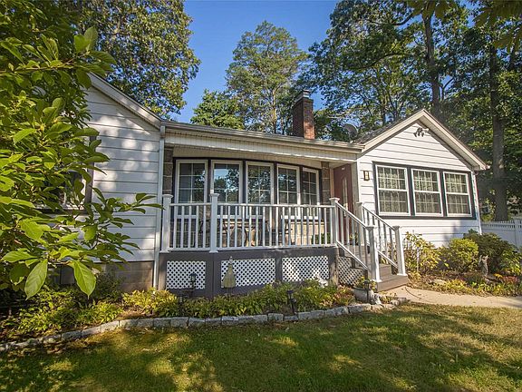 3rd image of 83 Beacon Dr