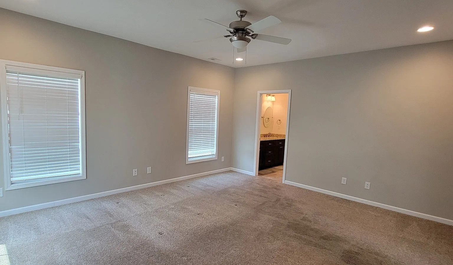 3 bed, 2.0 bath, 2052 sqft, $2,350 — Photo 3