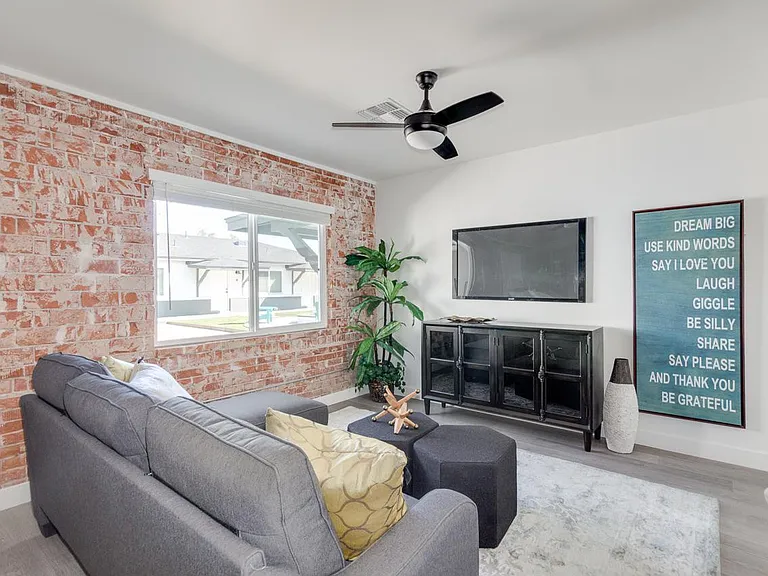 2512 E Thomas Rd #1 — Photo 9