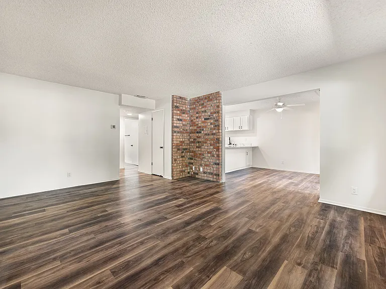 Lassen Villa Apartments — Photo 48