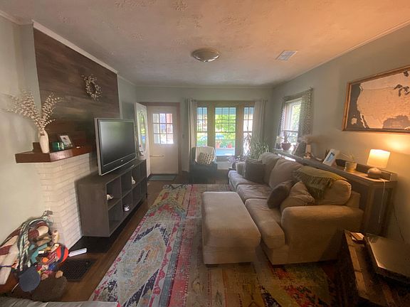 3rd image of 211 E Patterson Ave