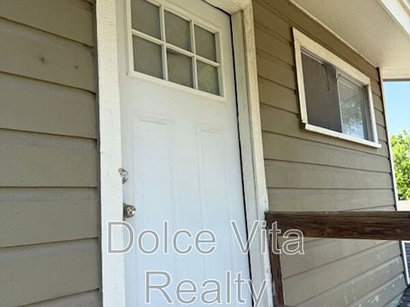 2nd image of 2233 Ivy Ave #B