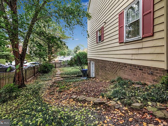 3rd image of 702 Hemlock Ct