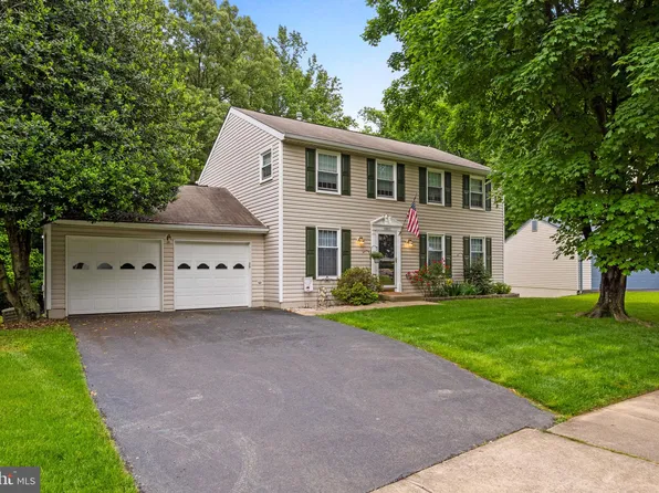 10823 Verde Vista Dr, Fairfax, VA 22030