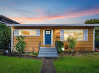 7247 Barnet Rd, Burnaby, BC V5A1E3