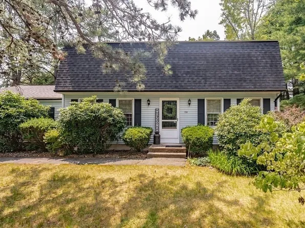 1118 Frank Smith Rd, Longmeadow, MA 01106