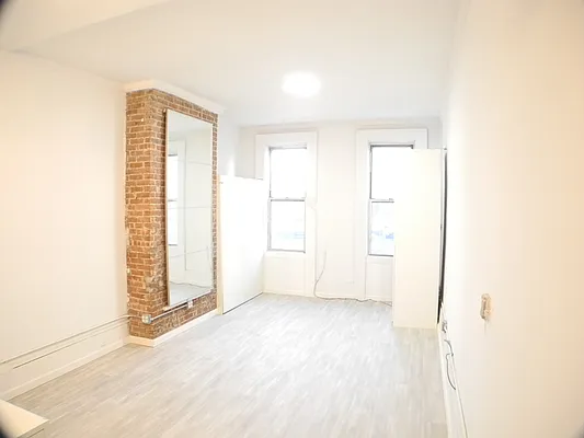 Rented by Beyond Property Group | media 14